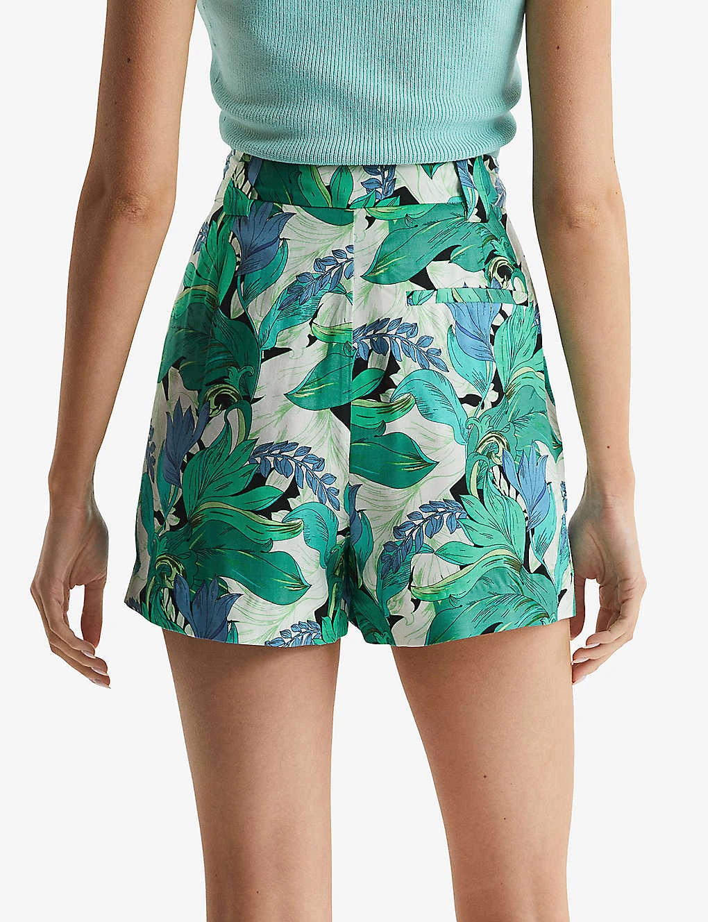 Reiss Dana Floral-print Mid-rise Woven Shorts 4 Reiss Dana Floral-print Mid-rise Woven Shorts - Image 4