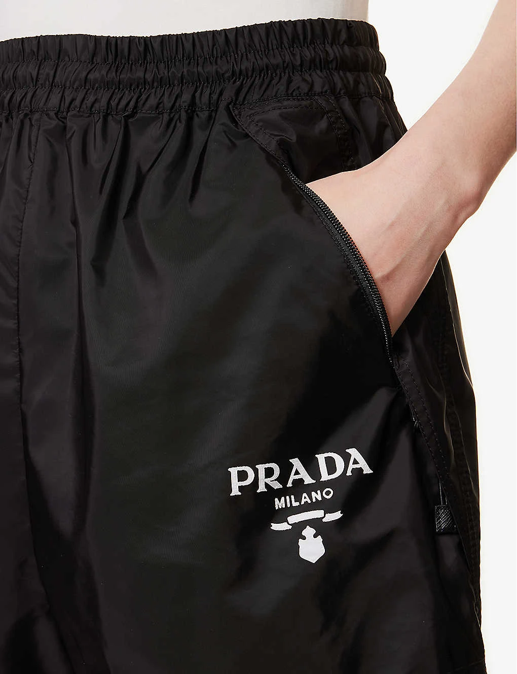 Prada Re-Nylon Brand-print Recycled-polyamide Shell Shorts 5 Prada Re-Nylon Brand-print Recycled-polyamide Shell Shorts - Image 5