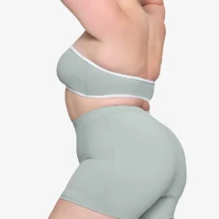 Sporty Mid-rise Stretch-recycled Nylon Shorts 6 Sporty Mid-rise Stretch-recycled Nylon Shorts -Outlet Pique Style Store R04164384 PACIFIC ALT02