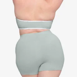 Sporty Mid-rise Stretch-recycled Nylon Shorts 7 Sporty Mid-rise Stretch-recycled Nylon Shorts -Outlet Pique Style Store R04164384 PACIFIC ALT03