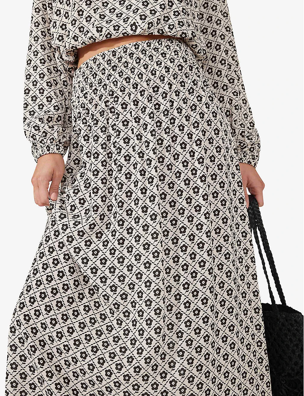 Floral-print High-rise Woven Maxi Skirt 4 Floral-print High-rise Woven Maxi Skirt - Image 4