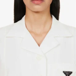 Prada Logo-plaque Short-sleeved Cotton-gabardine Shirt -Outlet Pique Style Store R04193840 BIANCO ALT04